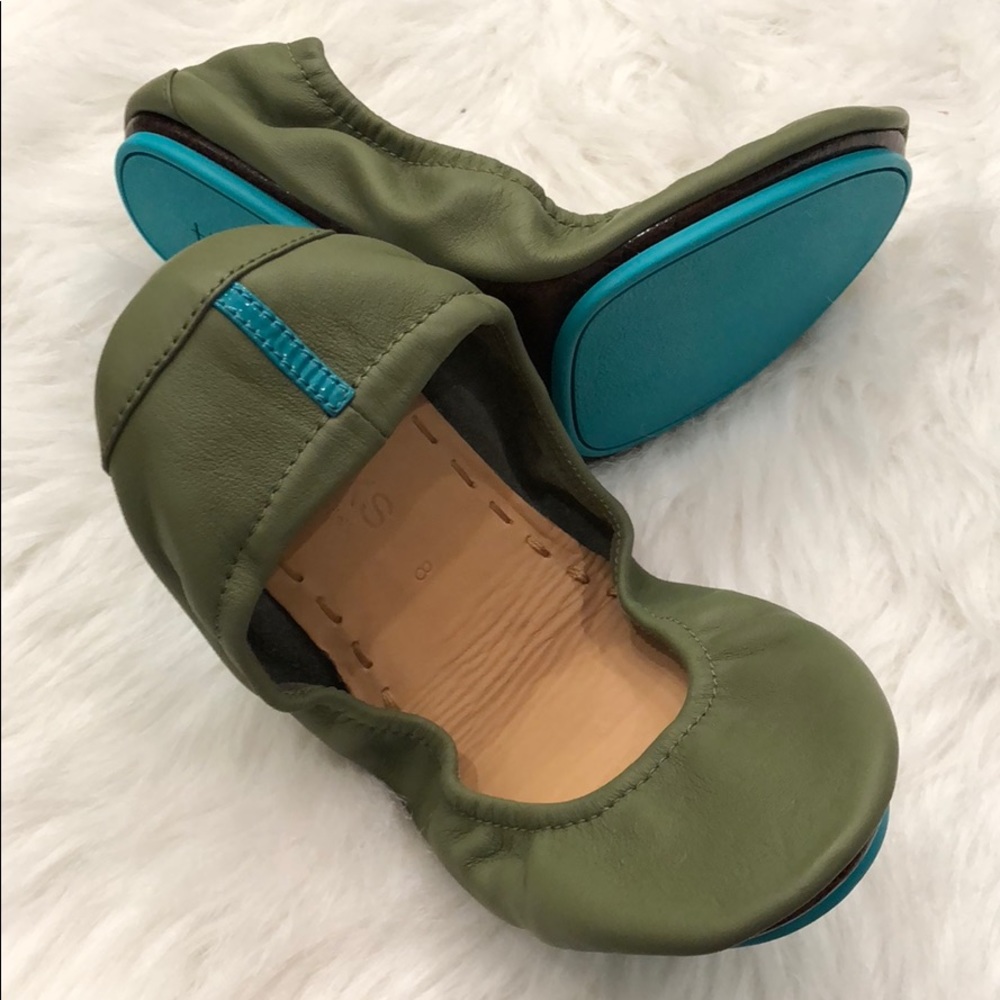 BRAND NEW! NEVER WORK TIEKS!!